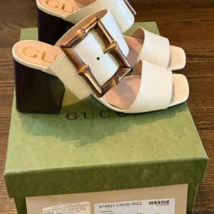 Gucci White Leather Sandals with Bamboo Buckle