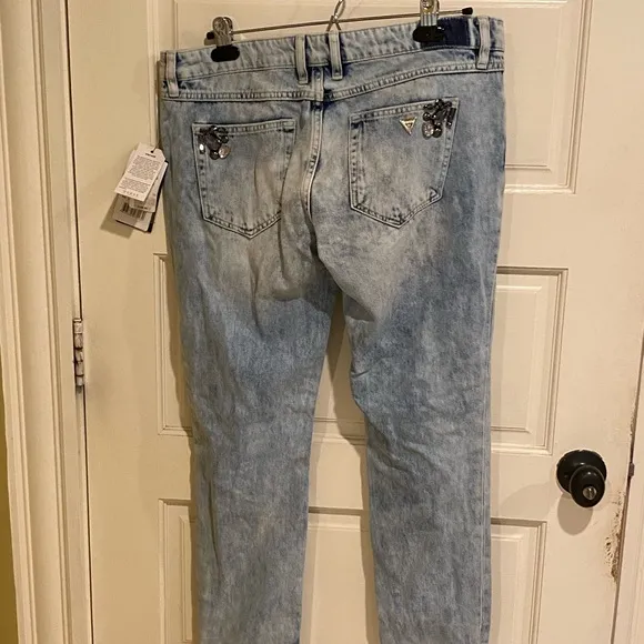 Guess Womens’s Marilyn 3 zip embellished skinny jeans.