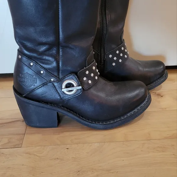 Harley-Davidson Macie Studded 8&quot; Black Leather Boots With 2.65&quot; Heel.