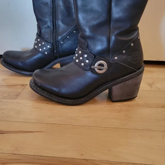 Harley-Davidson Macie Studded 8&quot; Black Leather Boots With 2.65&quot; Heel.