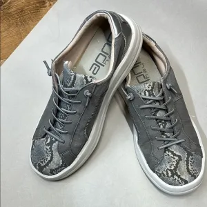 Hey dude Karina silver python Gray Snake‎ Print