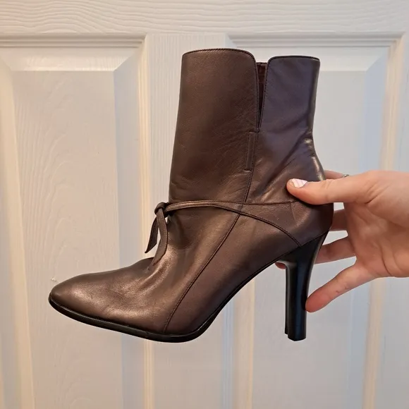 Hillard &amp; Hanson Mauve Chrome Leather 90s Witchy Going Out Ankle Boots Size 9.5M