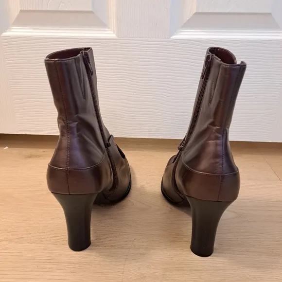 Hillard &amp; Hanson Mauve Chrome Leather 90s Witchy Going Out Ankle Boots Size 9.5M