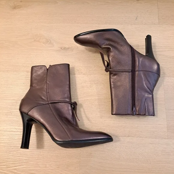 Hillard &amp; Hanson Mauve Chrome Leather 90s Witchy Going Out Ankle Boots Size 9.5M