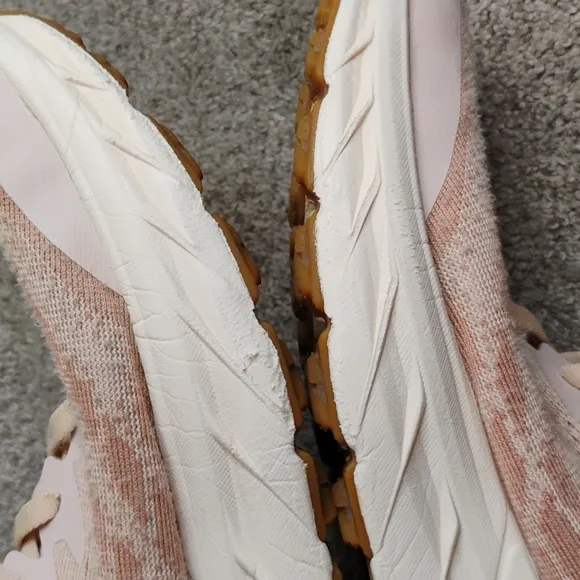 Hoka One One Speedgoat 5 Size 9.5B Women's Pink Running Shoes