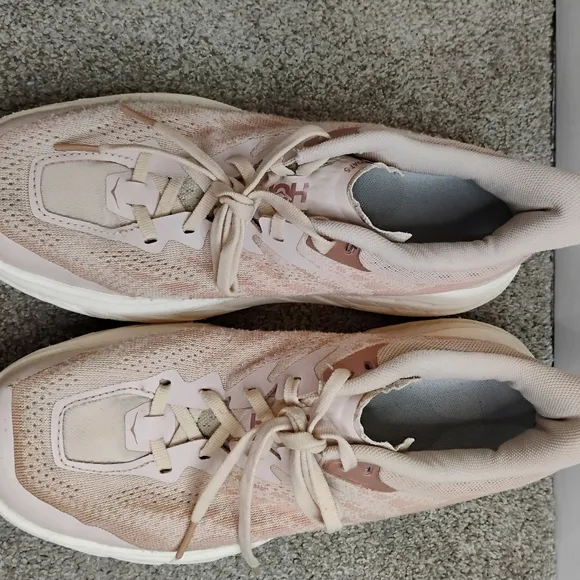 Hoka One One Speedgoat 5 Size 9.5B Women's Pink Running Shoes