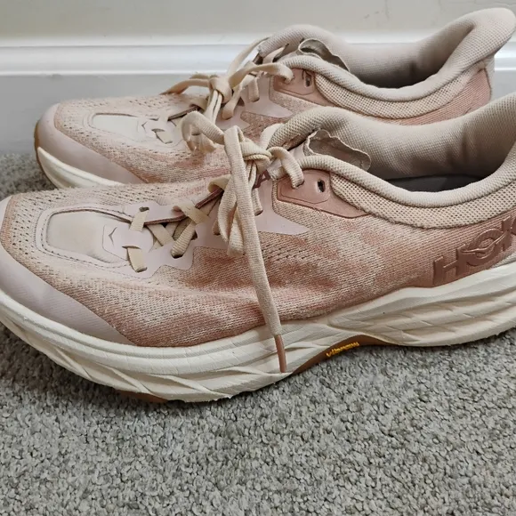 Hoka One One Speedgoat 5 Size 9.5B Women's Pink Running Shoes