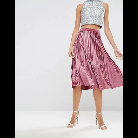 💥💖HOST PICK💖💥 STUNNING Pleated Midi Skirt in Velvet