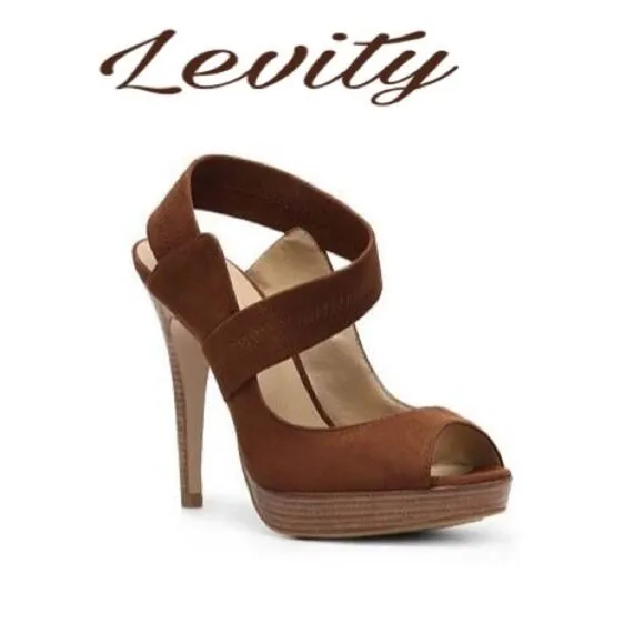 ✨HP✨Levity Ivanna Pump✨