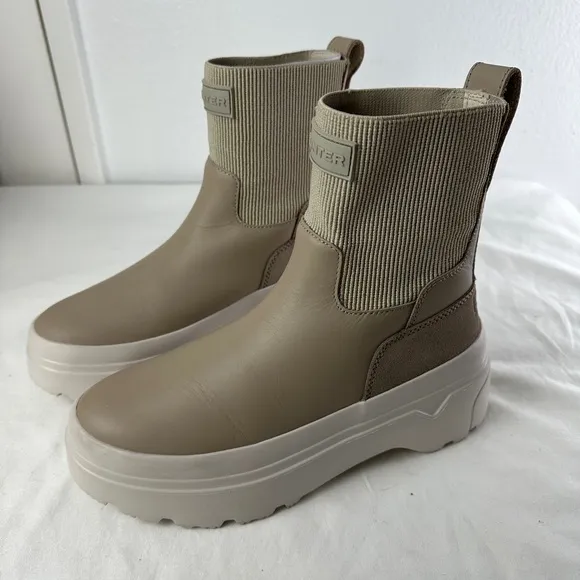 Hunter Explorer Chelsea Flatform Lug Boot Tan Ankle Boots Women’s Size 6 NWOB