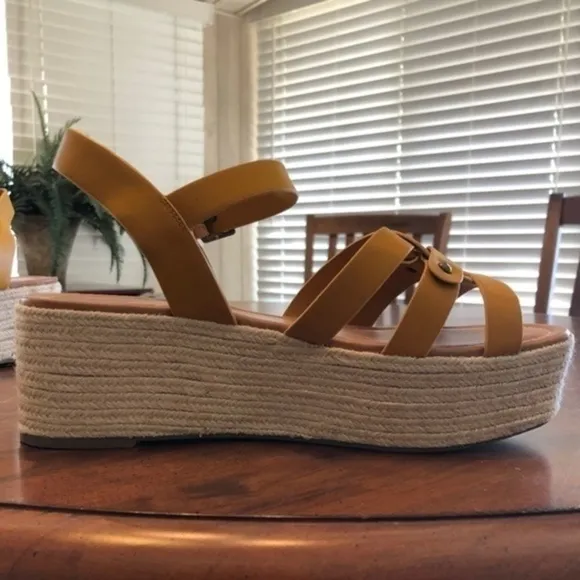 Indigo Rd. Hemsley Platform Sandals