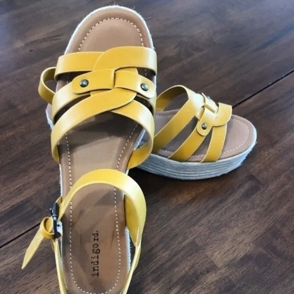 Indigo Rd. Hemsley Platform Sandals