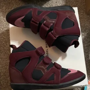 Isabel Marant Women's maroon &amp; navy Buckee Sneakers