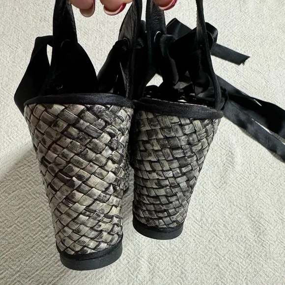 Jean Michel‎ Cazabat Snakeskin Platform Wedge Strappy Sandals 38 8