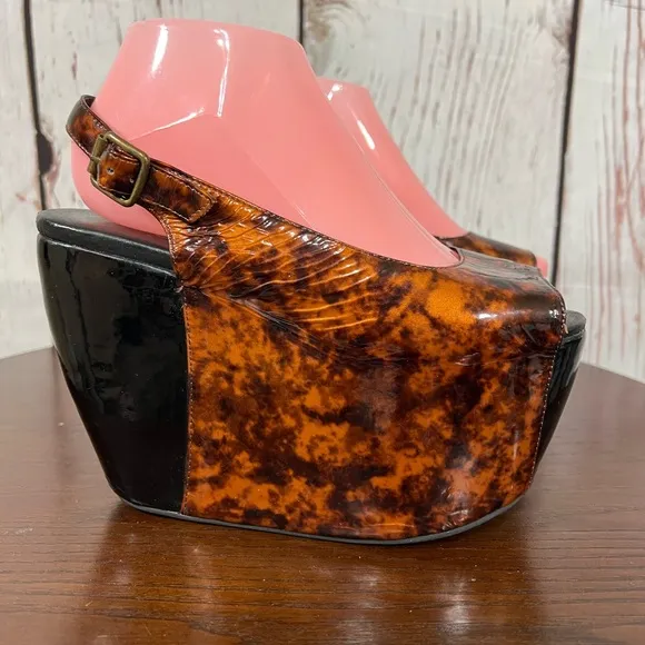 JEFFREY CAMPBELL BRANDIE black brown patent leather platform sandals 7.5 GUC