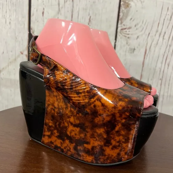 JEFFREY CAMPBELL BRANDIE black brown patent leather platform sandals 7.5 GUC