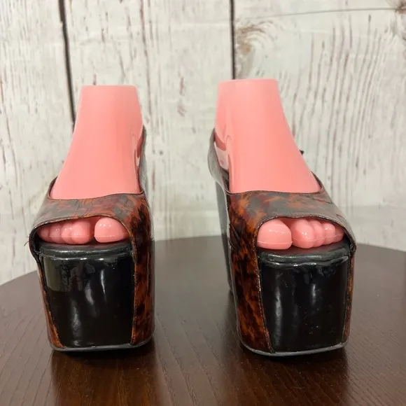 JEFFREY CAMPBELL BRANDIE black brown patent leather platform sandals 7.5 GUC