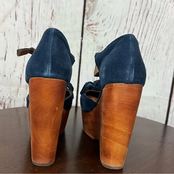 JEFFREY CAMPBELL DAISY D  D’orsay Navy Suede Wedge platforms size 7 EUC