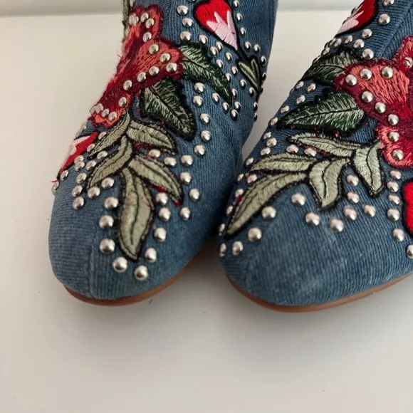 Jeffrey Campbell Embroidered Floral Denim Chambray Ankle Boots 8