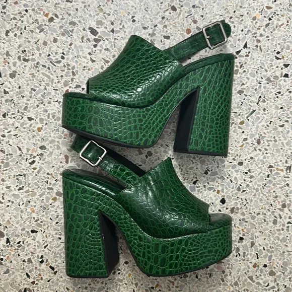 Jeffrey Campbell green gator platform heel sandal Mattix Revolve 6.5