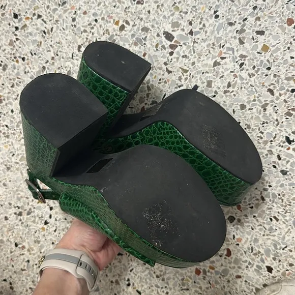 Jeffrey Campbell green gator platform heel sandal Mattix Revolve 6.5