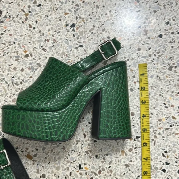 Jeffrey Campbell green gator platform heel sandal Mattix Revolve 6.5