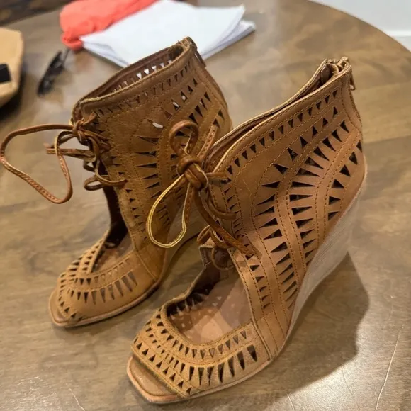 JEFFREY CAMPBELL Tan Suede Rodillo HiWedge Peep Toe Laser Cut Laced Sandals