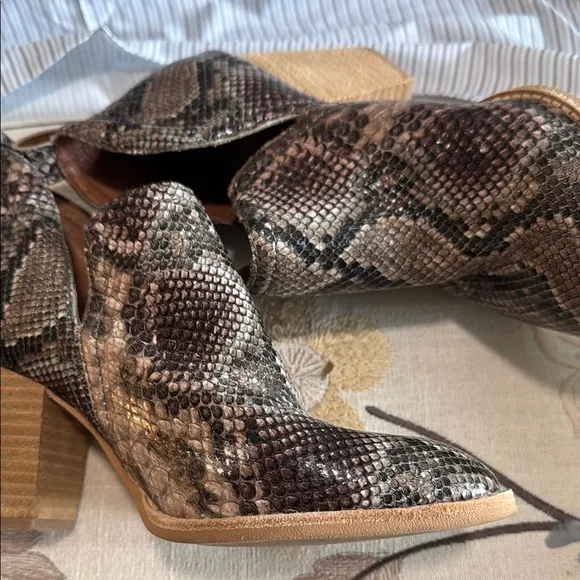 Jeffrey Campbell Women's Snakeskin Ankle Boots