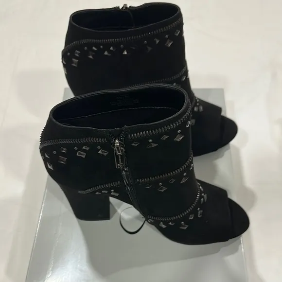 Jessica Simpson Black Studded Ankle Boots size 8M