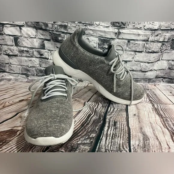 johnnie-O Sneakers Mens Sneakformance Gray Running Shoes Size 10M (6987400)