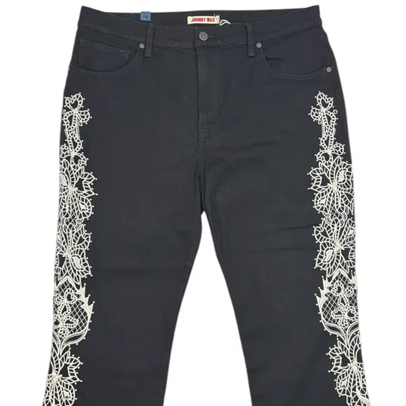 Johnny Was Laurena Cropped Baby Boot Jeans Size 32