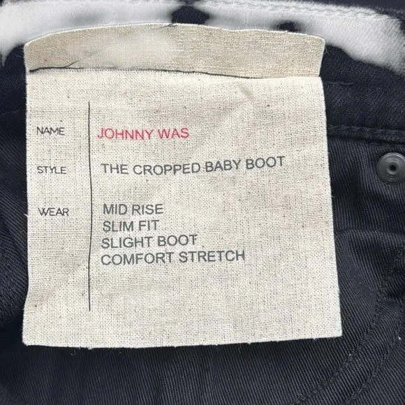 Johnny Was Laurena Cropped Baby Boot Jeans Size 32