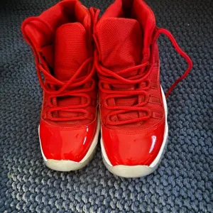 Jordan 11 X1 Retro &quot;Win Like 96&quot; Size 4Y