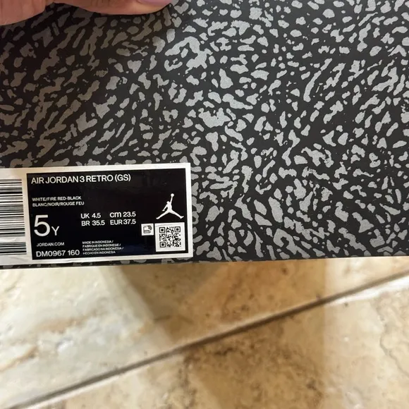 Jordan 3 retro (2022)