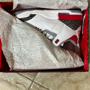 Jordan 3 retro (2022)