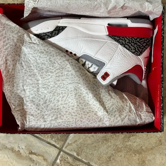 Jordan 3 retro (2022)