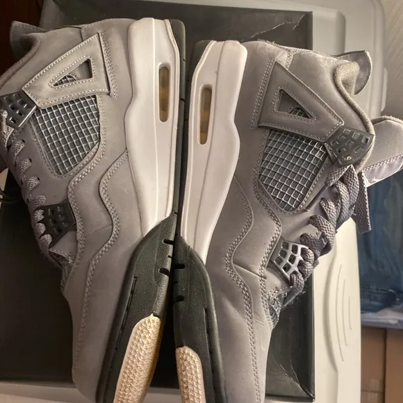 Jordan 4 (reserved DO NOT BUY )