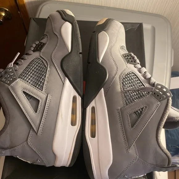 Jordan 4 (reserved DO NOT BUY )