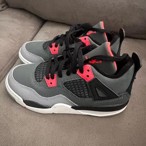Jordan 4 retro infrared kids size 13c