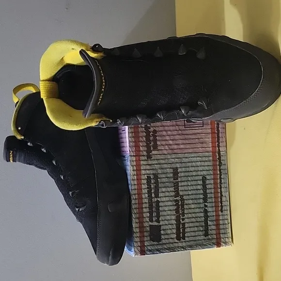 Jordan 9 Retro Dark charcoal Size 8