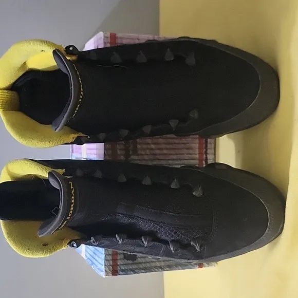 Jordan 9 Retro Dark charcoal Size 8