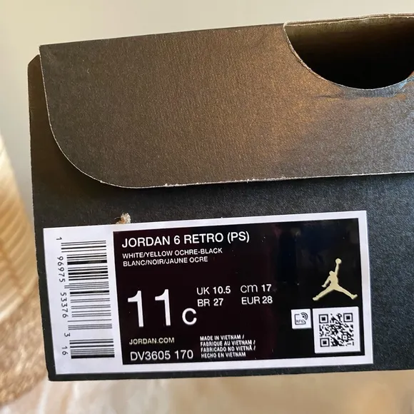 JORDAN Little Kid's Jordan 6 Retro White/Yellow Ochre-Black