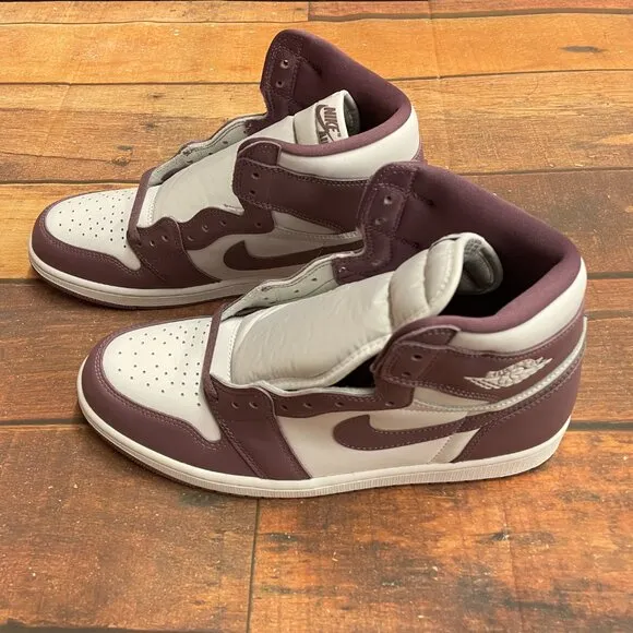 Jordan Men's Air Jordan 1 Retro High OG &quot;Mauve&quot; Basketball Shoes