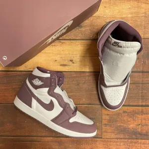 Jordan Men's Air Jordan 1 Retro High OG &quot;Mauve&quot; Basketball Shoes