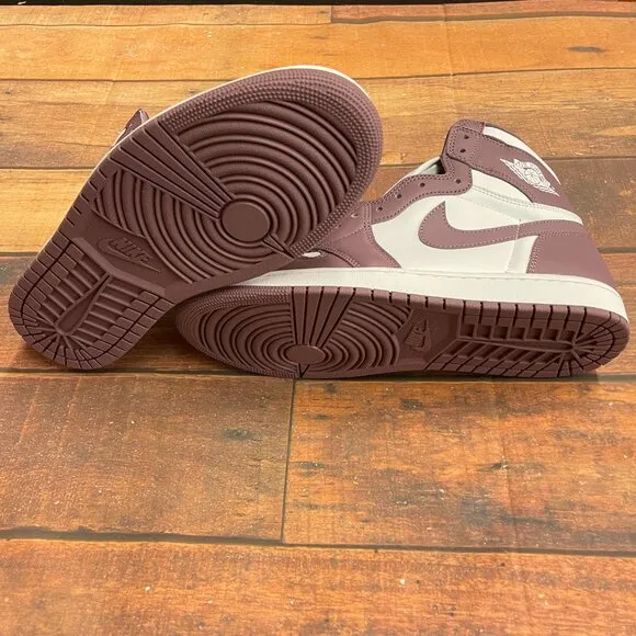 Jordan Men's Air Jordan 1 Retro High OG &quot;Mauve&quot; Basketball Shoes