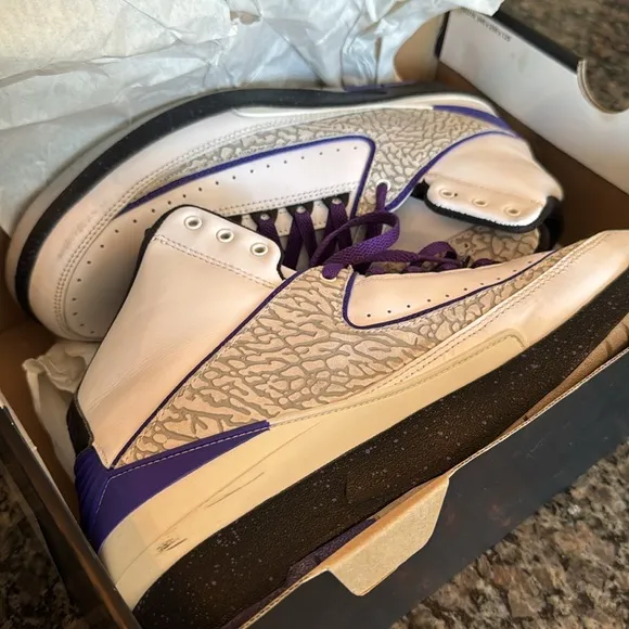 Jordan retro 2 dark concord sneakers - White and PurpleEUC 11