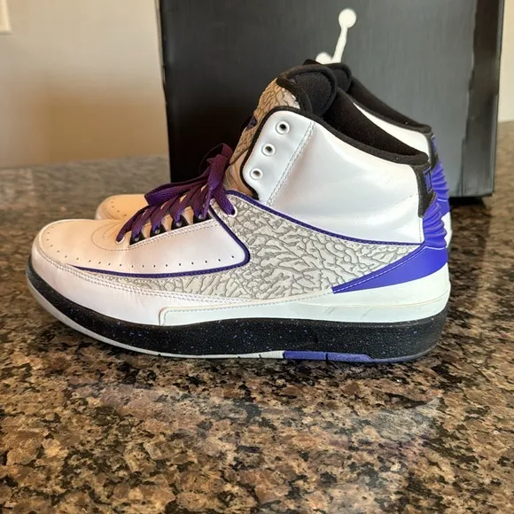 Jordan retro 2 dark concord sneakers - White and PurpleEUC 11