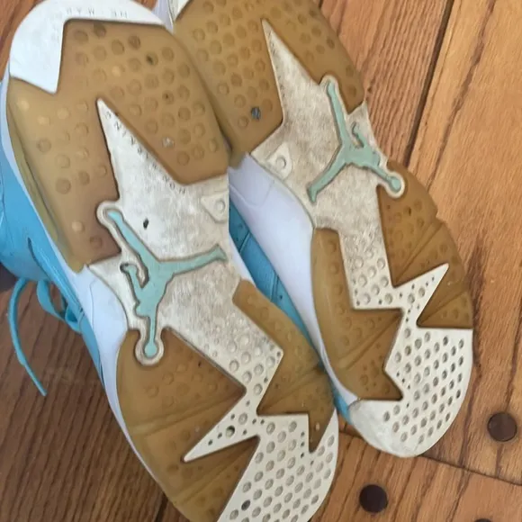 Jordan retro 6 Pantone blue boys 6.5 ladies 8 shoes sneakers basketball