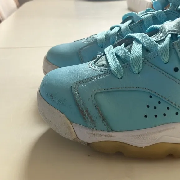 Jordan retro 6 Pantone blue boys 6.5 ladies 8 shoes sneakers basketball