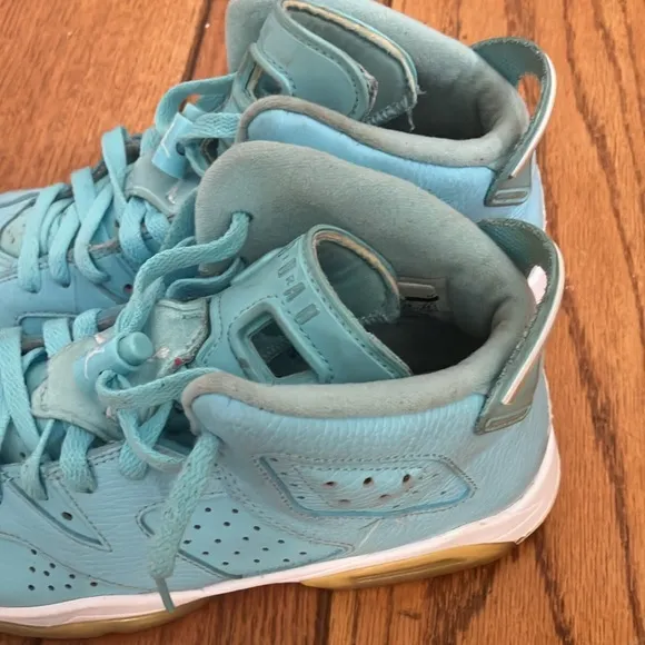 Jordan retro 6 Pantone blue boys 6.5 ladies 8 shoes sneakers basketball